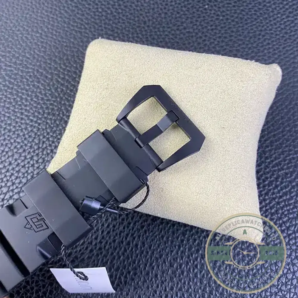 Super Clone Panerai PAM 1070 Submersible Goldtech OroCarbo - Image 8