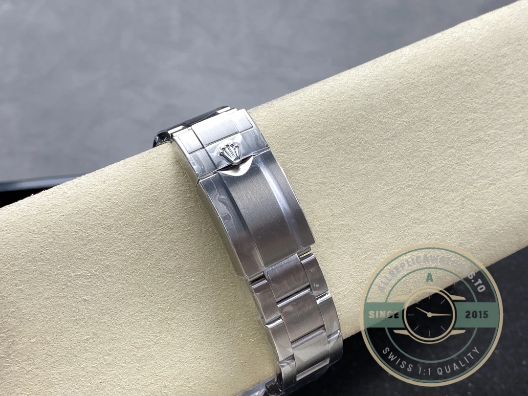 Super Clone Rolex Explorer II m226570-0002 42mm - Image 2