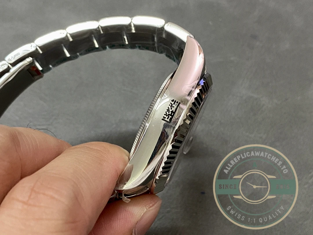 Super Clone Rolex Sky-Dweller 326238 42mm Mint Dial Oyster - Image 2