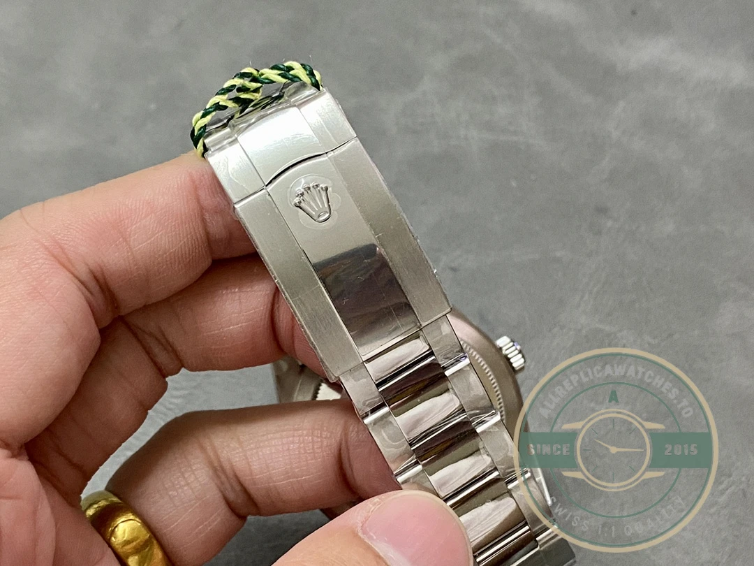Super Clone Rolex Sky-Dweller 326238 42mm Mint Dial Oyster - Image 4