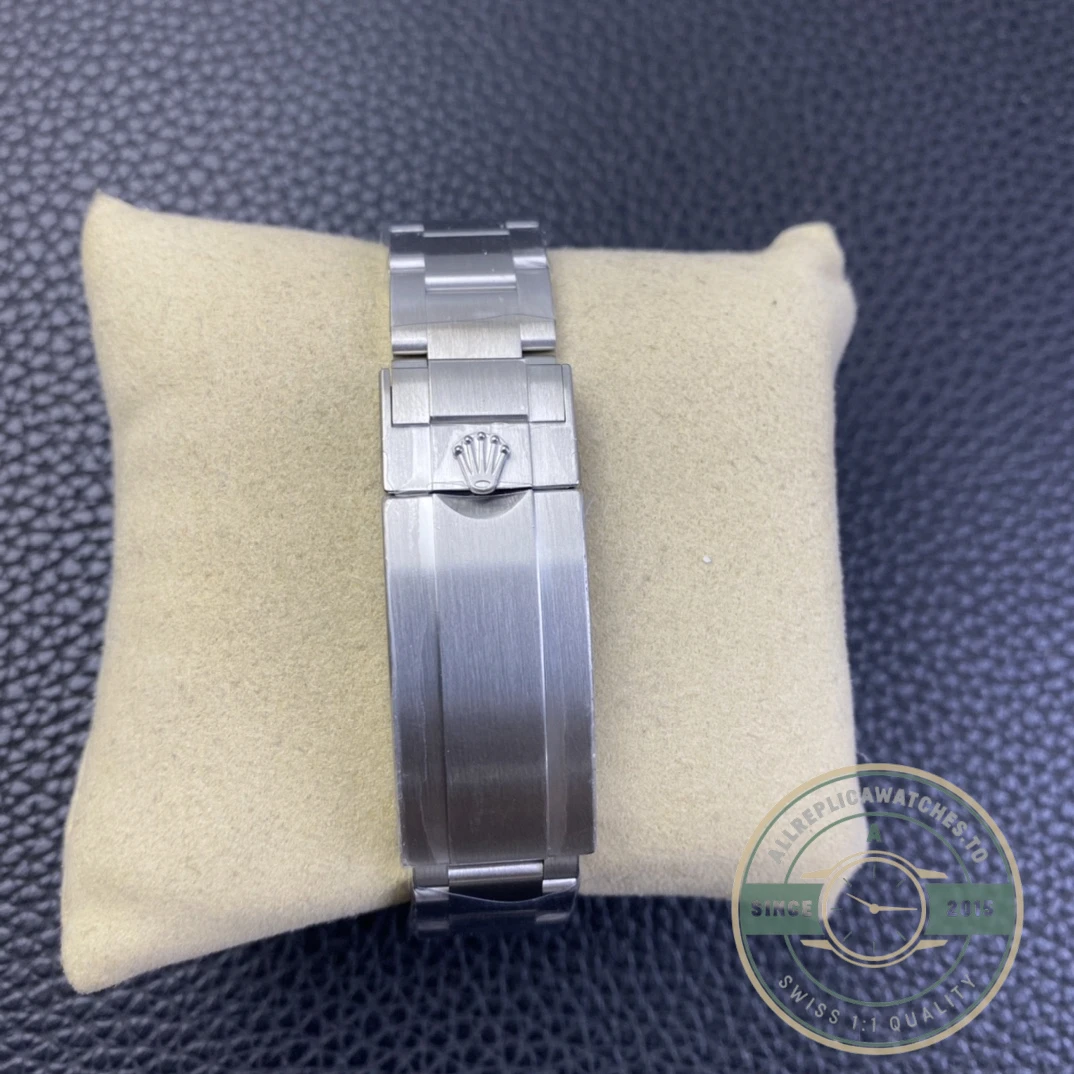 Super Clone Rolex Submariner Hulk 40mm Green Dial 116610LV - Image 8