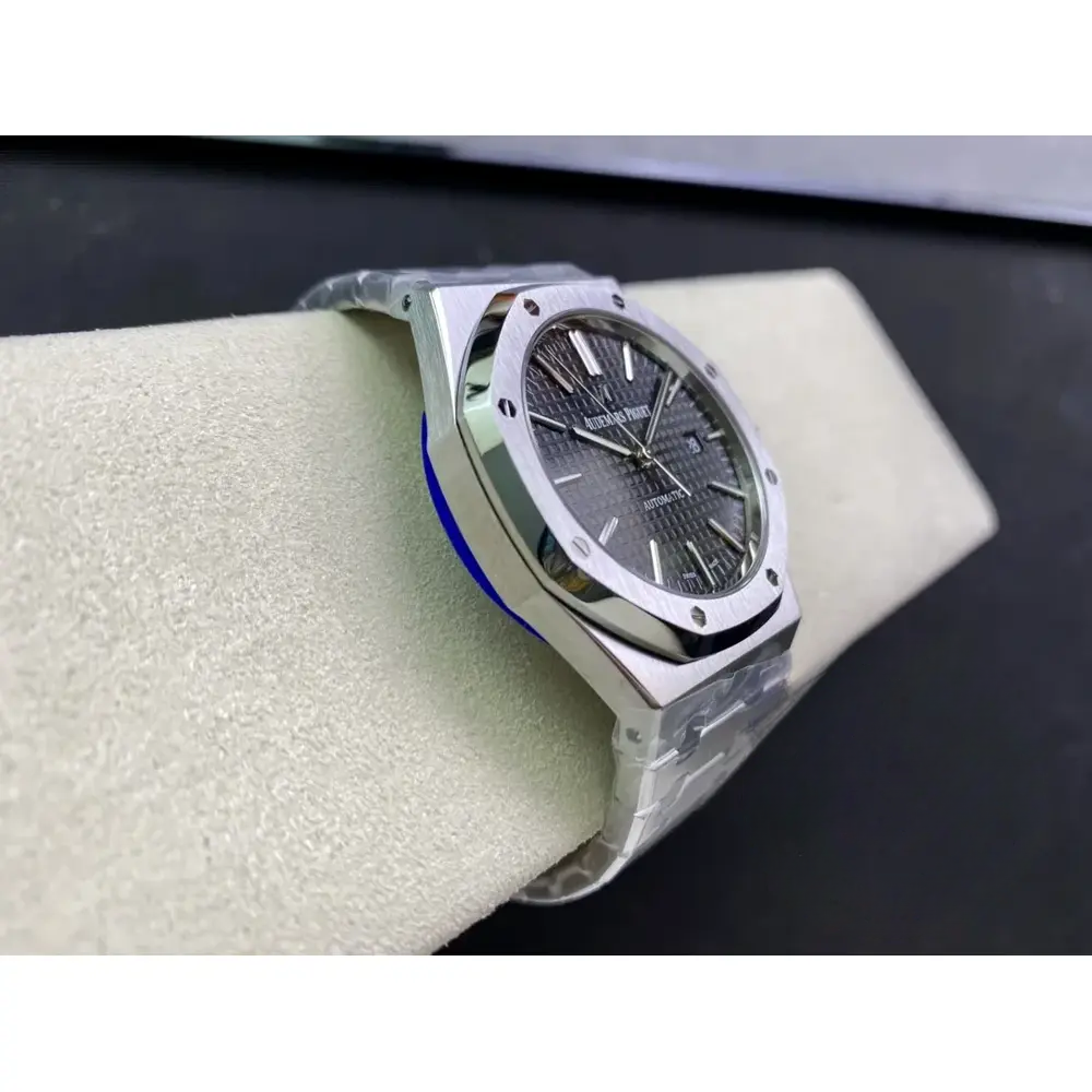 Replica Audemars Piguet Royal Oak Black Dial 15400ST.OO.1220ST.04 - Image 7