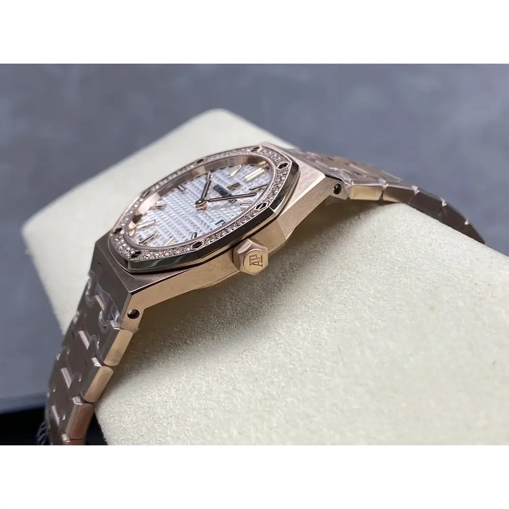 Replica Audemars Piguet Royal Oak Diamond 67651OR.ZZ.1261OR.01 33mm - Image 3