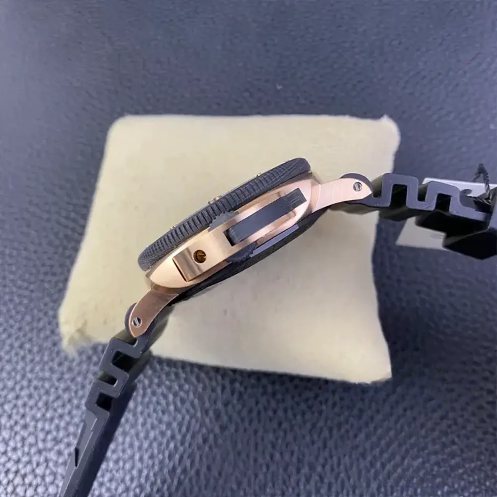Super Clone Panerai PAM 1070 Submersible Goldtech OroCarbo - Image 7
