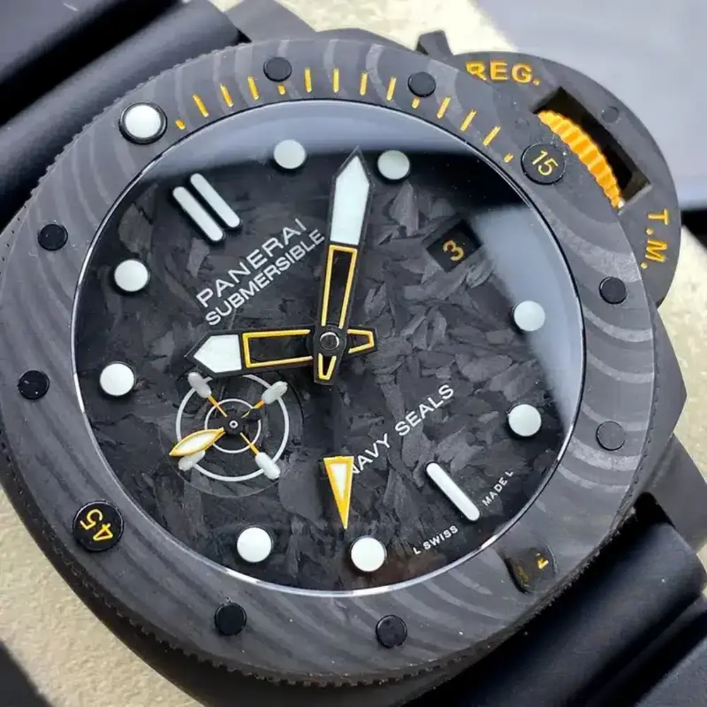 Replica Panerai Submersible Pam1324 - Image 3