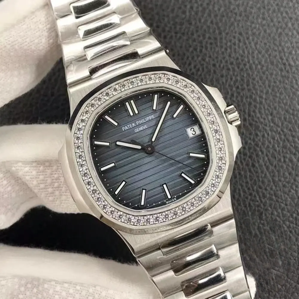 Replica Nautilus 5711-1300A-001 Patek Philippe 40 mm, Blue Dial Baguette Bezel - Image 3