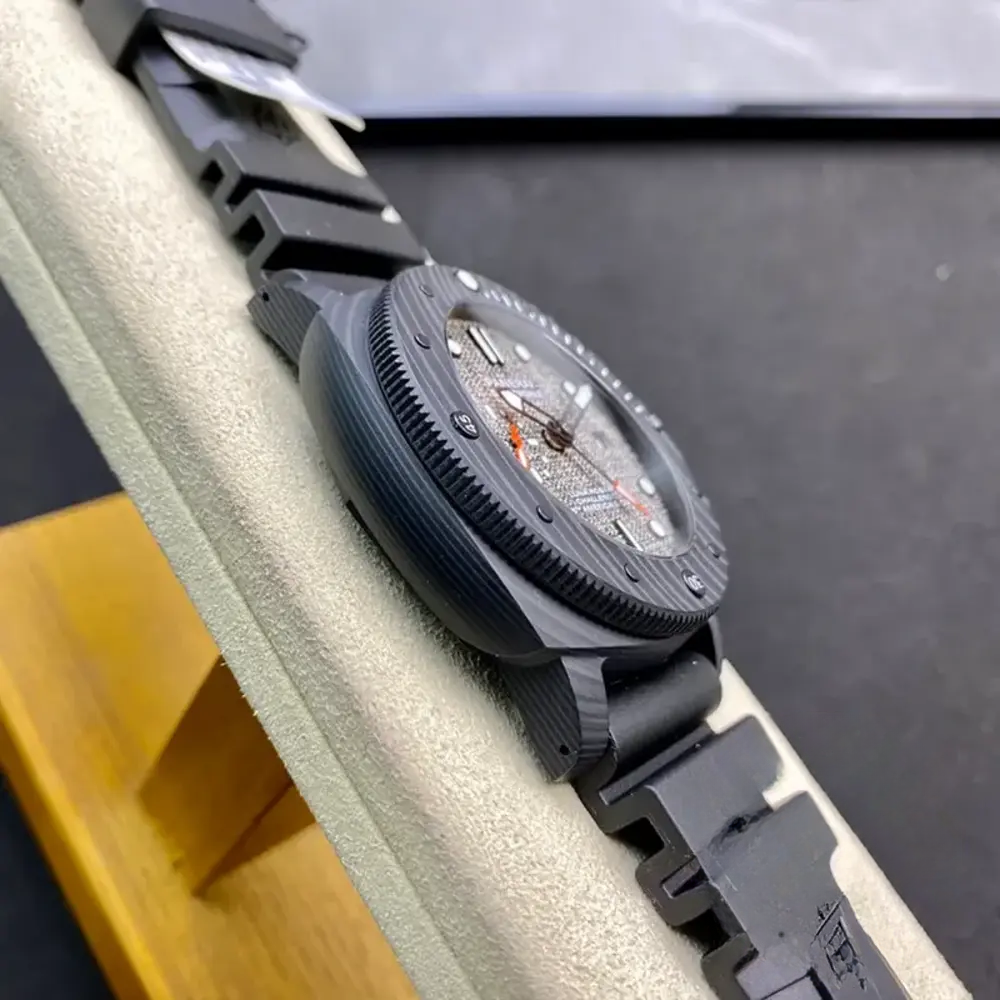 Replica Panerai Submersible PAM01039 47mm - Image 6