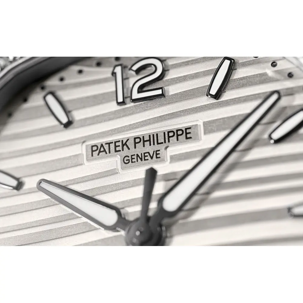 Replica Nautilus 7118/1200A-010 Patek Philippe “Ladies Automatic” 35.2 mm, White Dial - Image 3