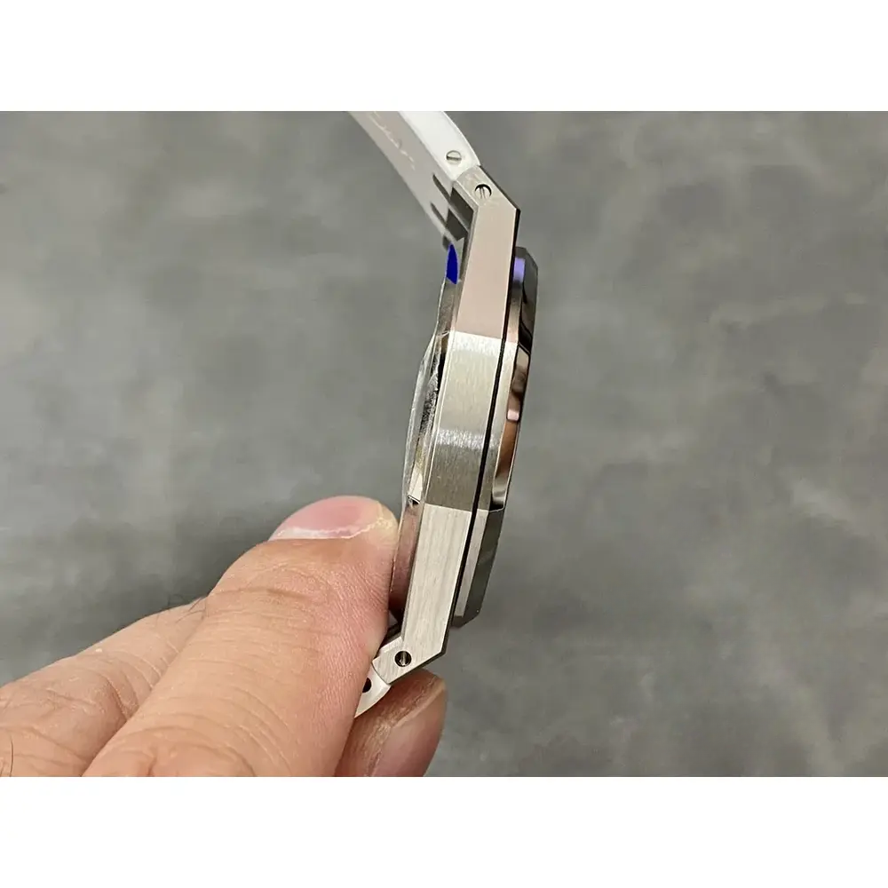 Replica Audemars Piguet Royal Oak White Rubber 15400ST.OO.1220ST.02 - Image 3