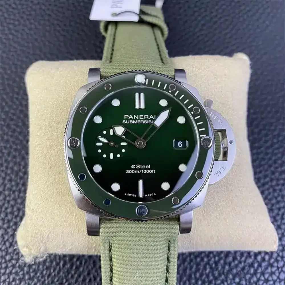 Replica Panerai Submersible PAM1287 QuarantaQuattro Verde Smeraldo - Image 2