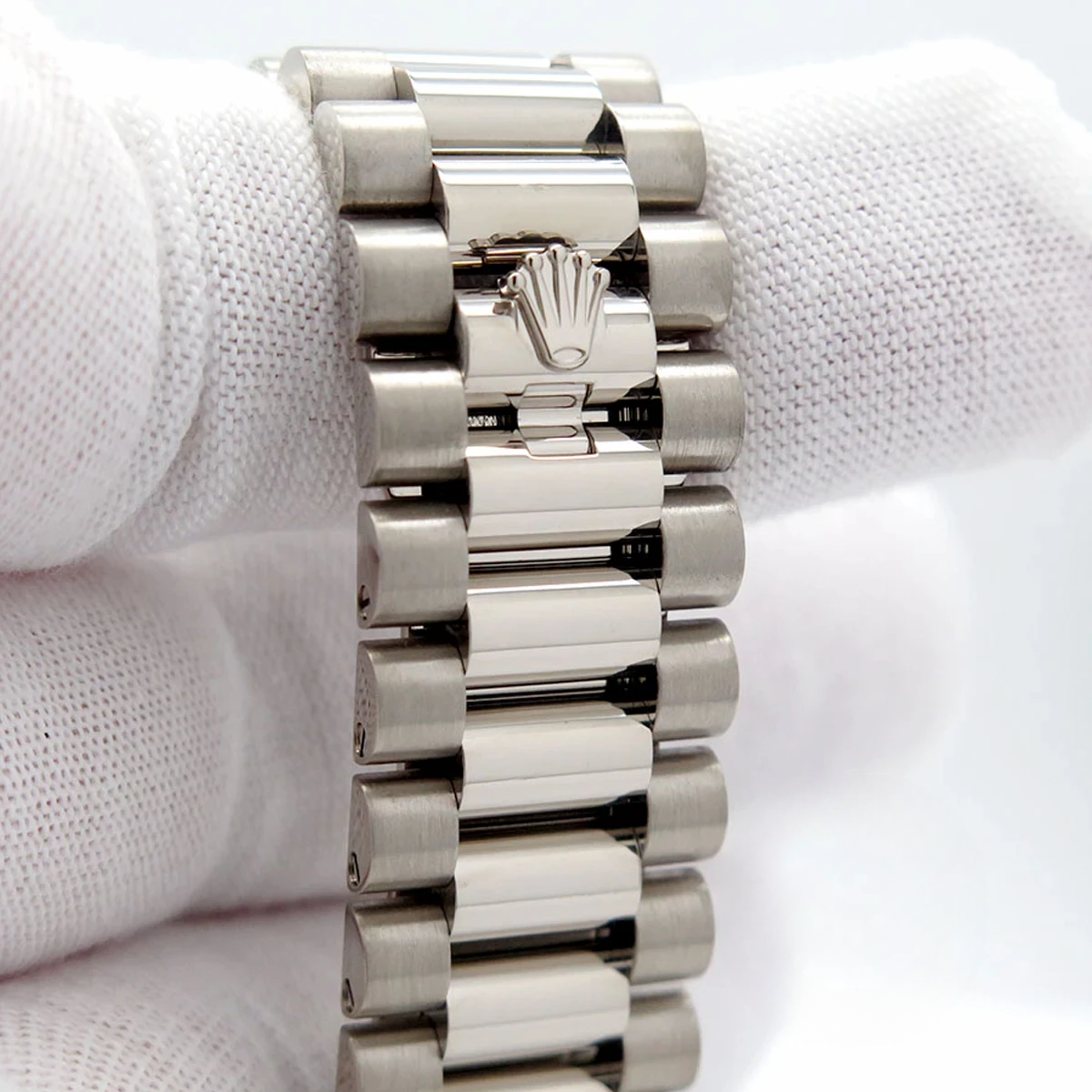 Rolex 228239-0003 Day-Date 40 White Gold Silver Baguette - Image 6