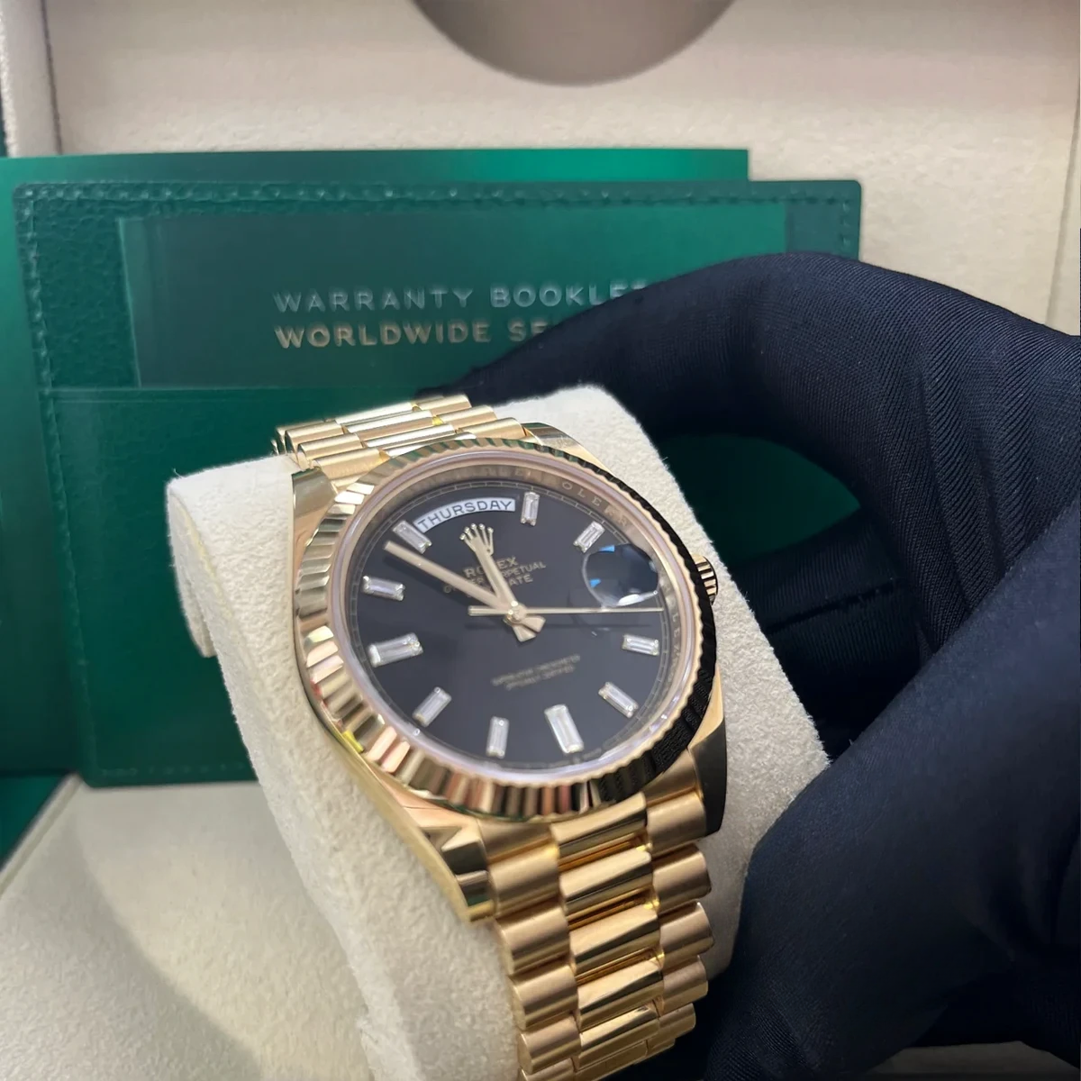 Rolex 228238-0004 Day-Date 40 Yellow Gold Black Baguette - Image 5