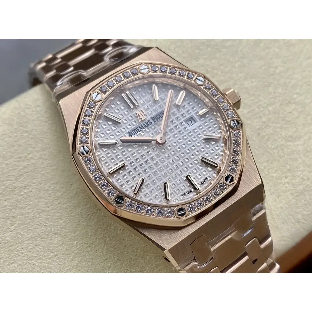 Replica Audemars Piguet Royal Oak Diamond 67651OR.ZZ.1261OR.01 33mm - Image 4