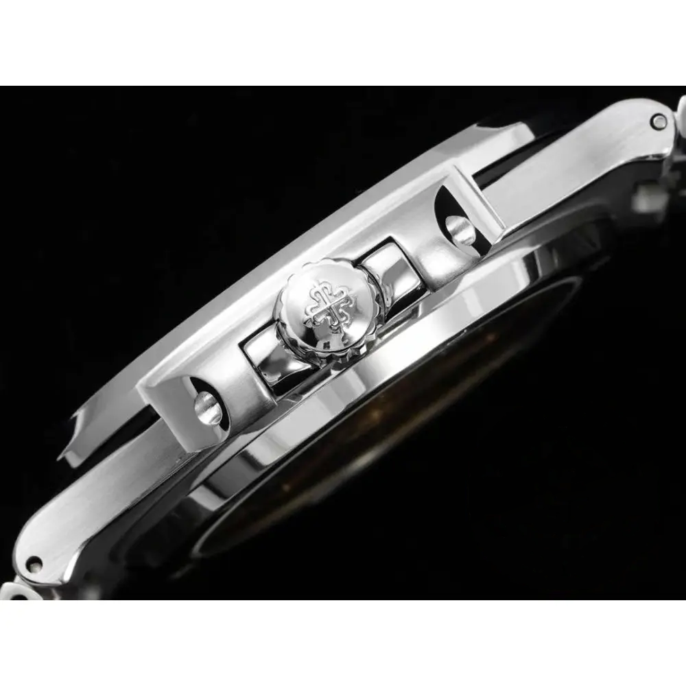 Replica Nautilus 5711/1A-018 Patek Philippe 40 mm, Stainless Steel Khaki Dial Iced out - Image 6